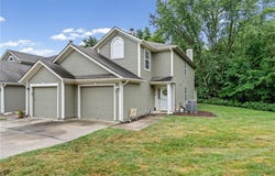6066 NE Moonstone Drive, Lee's Summit, MO 64064