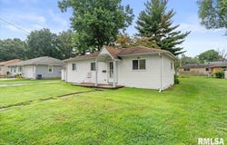 3012 E Enos Avenue, Springfield, IL 62702