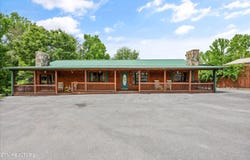 2834 Florence Drive, Pigeon Forge, TN 37863
