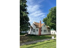 902 Redick Ave., Creighton, NE 68729