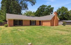 477 Robert Michael Drive, Pearl, MS 39208