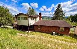 381 Pond St., Pounding Mill, VA 24637