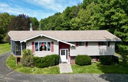 9 Pine Tree Lane, Hawley, PA 18428