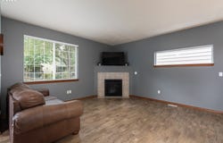 33590 SE DILL Pl, Scappoose, OR 97056