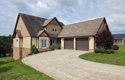 155 W Canterbury, Bronston, KY 42518