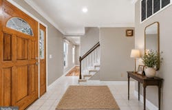 38376 DOWNS Court, HAMILTON, VA 20158