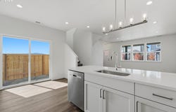 358 SE KITZMILLER Dr, Dallas, OR 97338