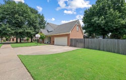 6117 YORKHILL Dr, Bartlett, TN 38135