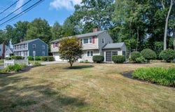 16 Longwood Drive, Hampton, NH 03842