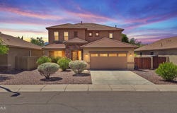 2905 E MEADOWVIEW Drive, Gilbert, AZ 85298