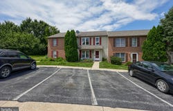 38 BATTENS Circle, LEOLA, PA 17540