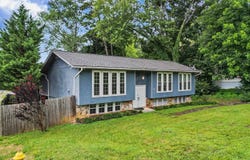 1201 Foxcrolf Drive, Knoxville, TN 37923