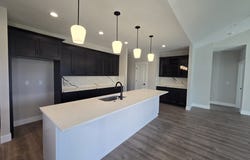 447 SW 15th Ave, Canby, OR 97013