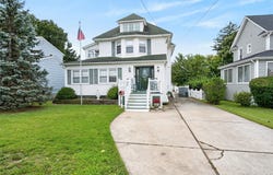 36 Union Place, Lynbrook, NY 11563