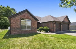 198 Stoney Pointe Drive, Hollister, MO 65672