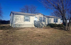 201 SE 8255p Road, Clinton, MO 64735