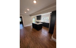 402 E Olive Street, Bolivar, MO 65613