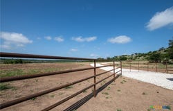 105 Fm-1047, Evant, TX 76880