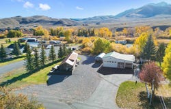 107 & 109 Willow St, Mackay, ID 83251