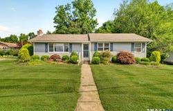 78 Arrowhead Road, Brookfield, CT 06804