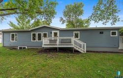 502 N Vandemark Ave, Hartford, SD 57033
