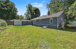 369 Breckwood Blvd, Springfield, MA 01109