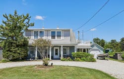 100 N Commonwealth Ave, Strathmere, NJ 08248