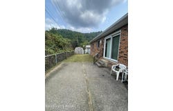 65 S Castle Dr, Thelma, KY 41260