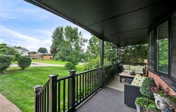 2 Eichelberger Dr, Coraopolis, PA 15108
