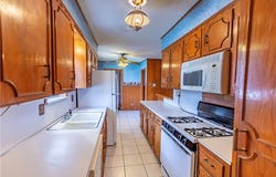 1092 South Holland Street, BELLVILLE, TX 77418