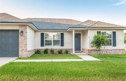 451 NORTH Boulevard E, MACCLENNY, FL 32063