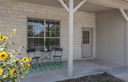 200 Sandstone Dr, Jarrell, TX 76537