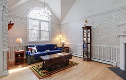 220 River Rd, Lowell, MA 01852