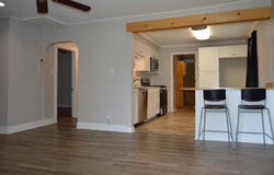 1045 N Dickerson Avenue, Springfield, MO 65803
