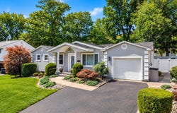 28 Bradford Road E, East Brunswick, NJ 08816