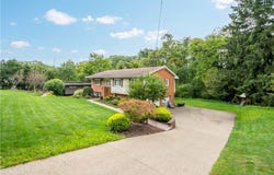156 Gateshead Drive, Peters Twp, PA 15317