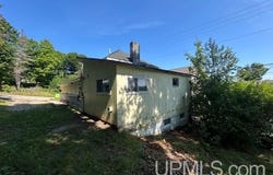 211 Hickory Street, Munising, MI 49862