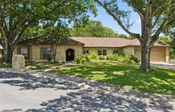 8706 Golden View, Windcrest, TX 78239