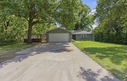 105 E 7th Street, Wamego, KS 66547