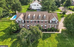 1 PHEASANT RUN RD, NEW HOPE, PA 18938