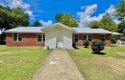 420 15th St SW, Cairo, GA 39828