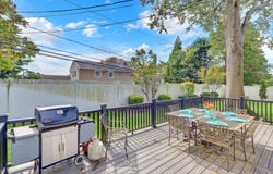 6 Bradford Road, Plainview, NY 11803
