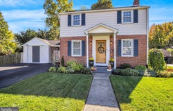15 HIGHLAND Drive, CAMP HILL, PA 17011