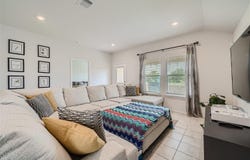 717 Taggart Trl, Jarrell, TX 76537