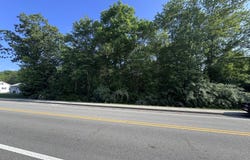 36 Lake Parkway, Webster, MA 01570