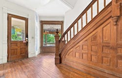935 E College St, IowaCity, IA 52240