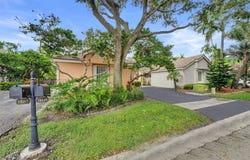 10149 NW 4th St, Plantation, FL 33324