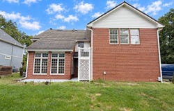 6836 Glenwood St, Overland Park, KS 66204