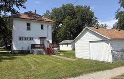320 4th Street SW, Hampton, IA 50441
