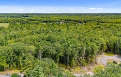 2 Dogwood Circle, Kennebunk, ME 04043